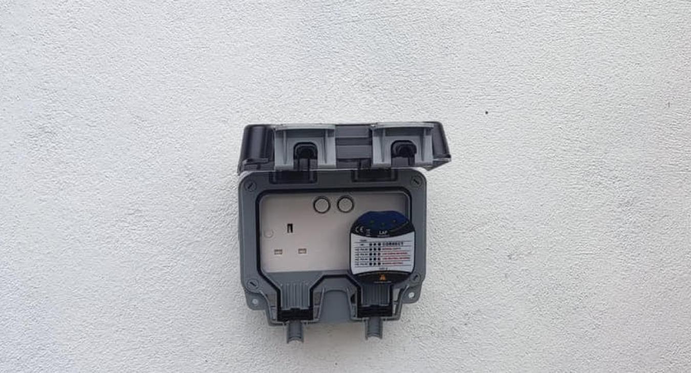 Outdoor socket installer in Southampton